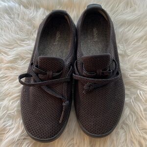 All birds dark gray shoes size is 9 uk 8